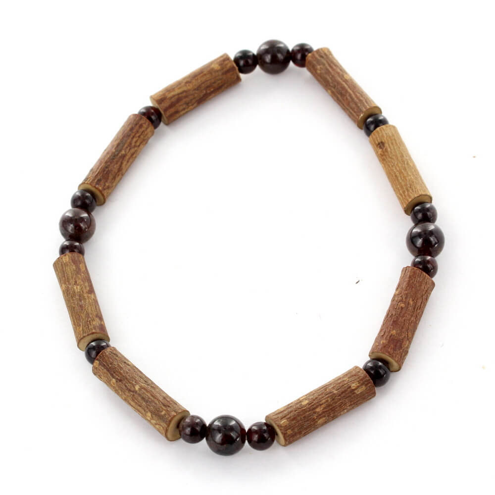 Bracelet Énergétique en Noisetier et Grenat : Harmonie et Vitalité