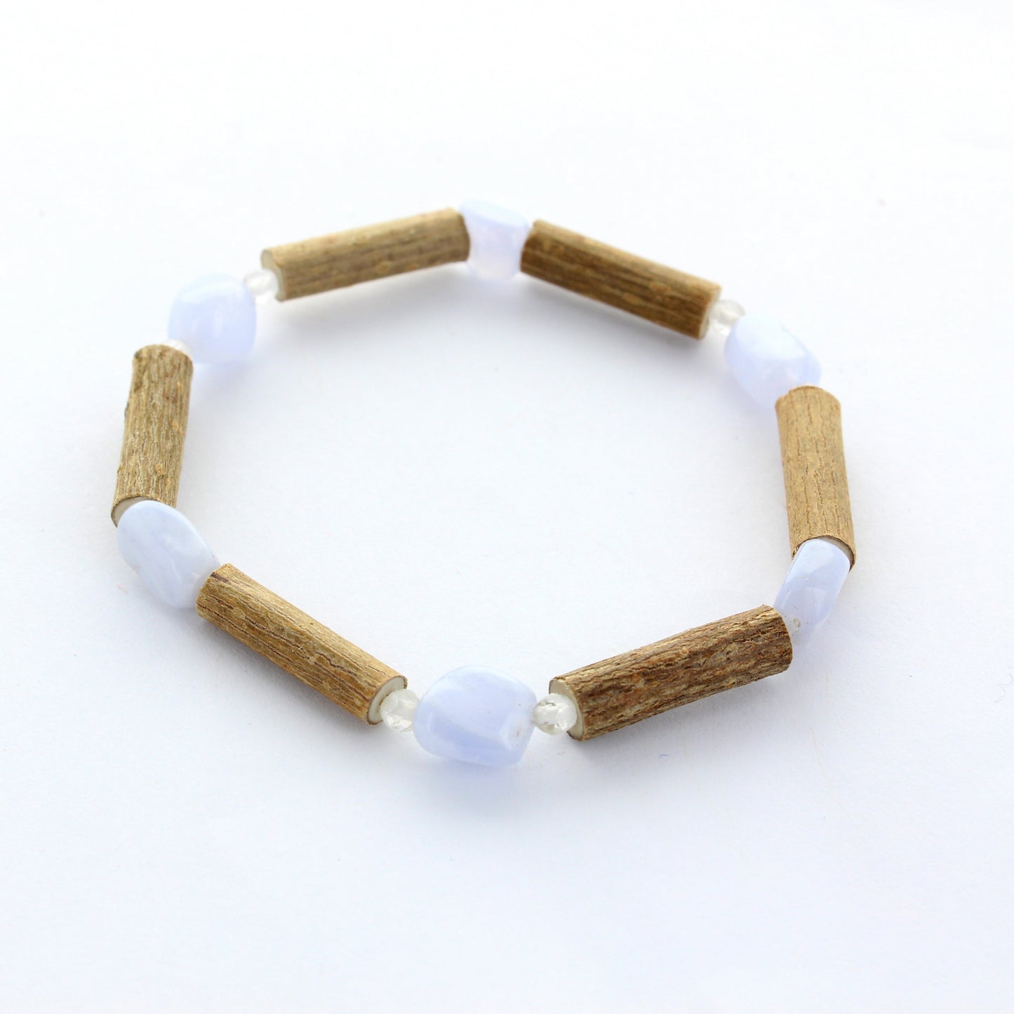 Bracelet Calcédoine pour l'Équilibre Naturel en Noisetier et Cristal de Roche