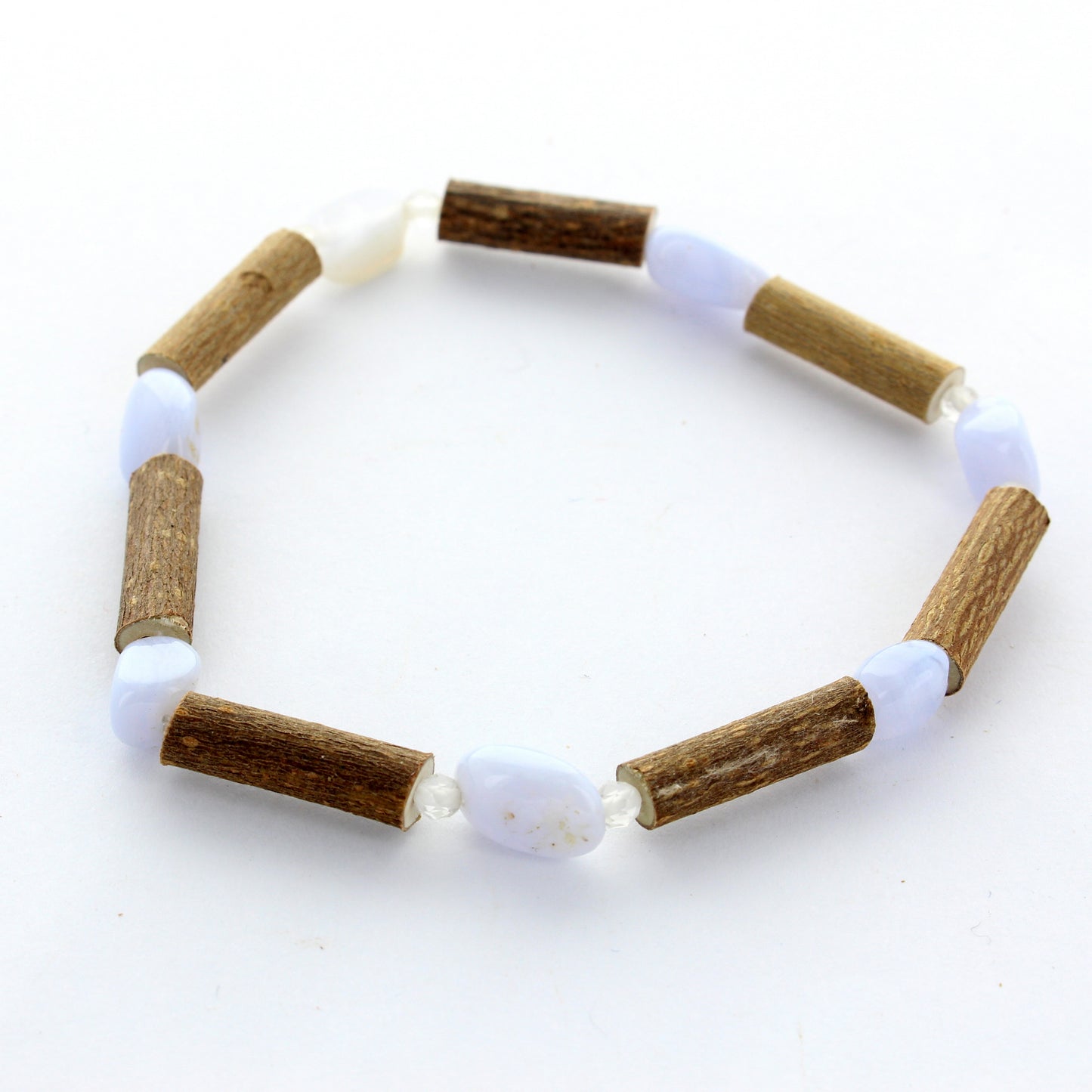Bracelet Calcédoine pour l'Équilibre Naturel en Noisetier et Cristal de Roche