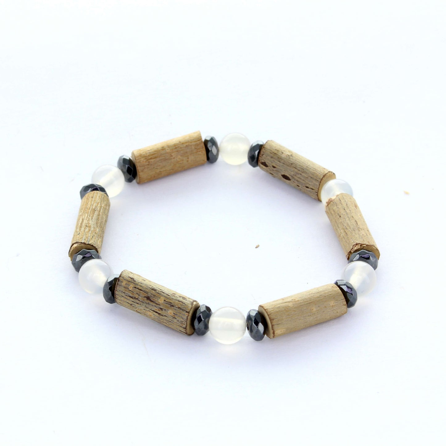 Bracelet Calcédoine pour l'Équilibre Naturel et le Bien-Être en Noisetier et Hématite