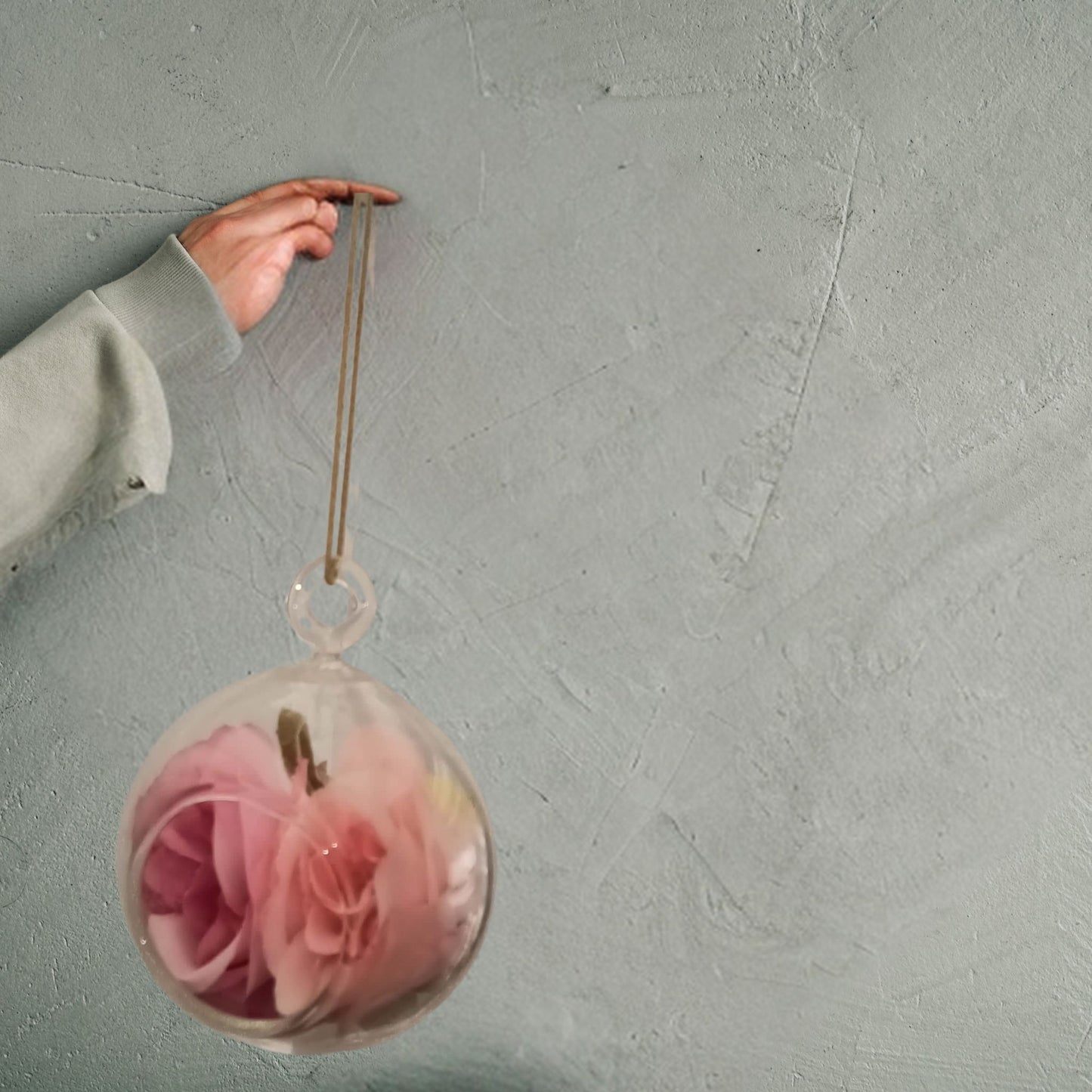 Jardin Suspendu : Beauté Éternelle - Roses en Soie Sans Entretien pour Intérieur Élégant